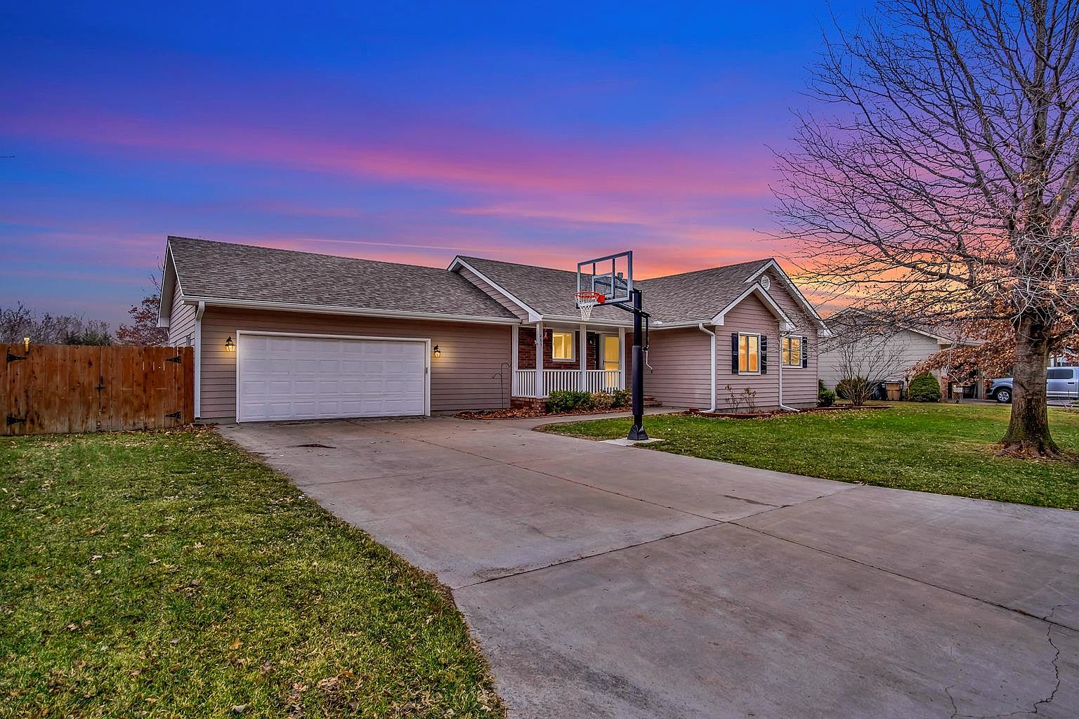 409 Rosewood Ct, Hesston, KS 67062 Zillow