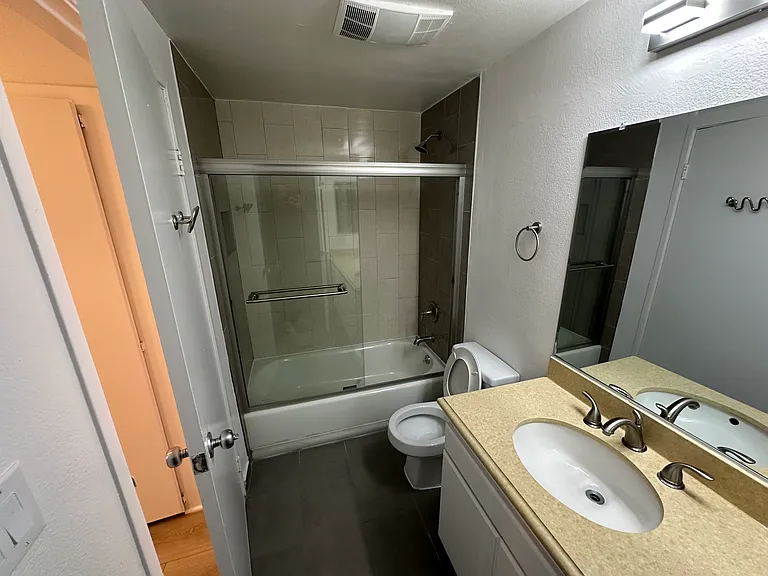 1059 S Bedford St #202 — Photo 7