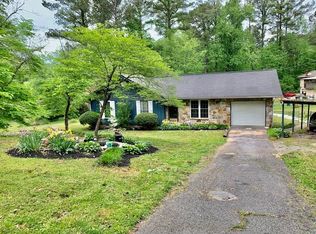 639 Pine Oaks Dr, Tunnel Hill, GA 30755