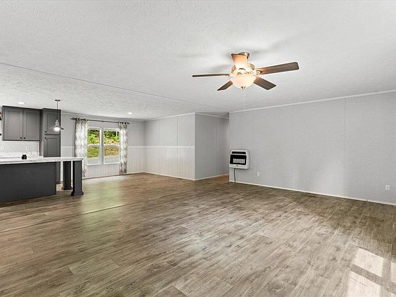 3rd image of 303 Smith Mountain Rd