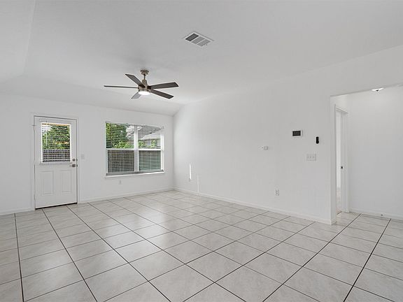 5th image of 13810 Geelong Dr