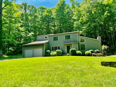 48 E Starrs Plain Rd, Danbury, CT, 06810