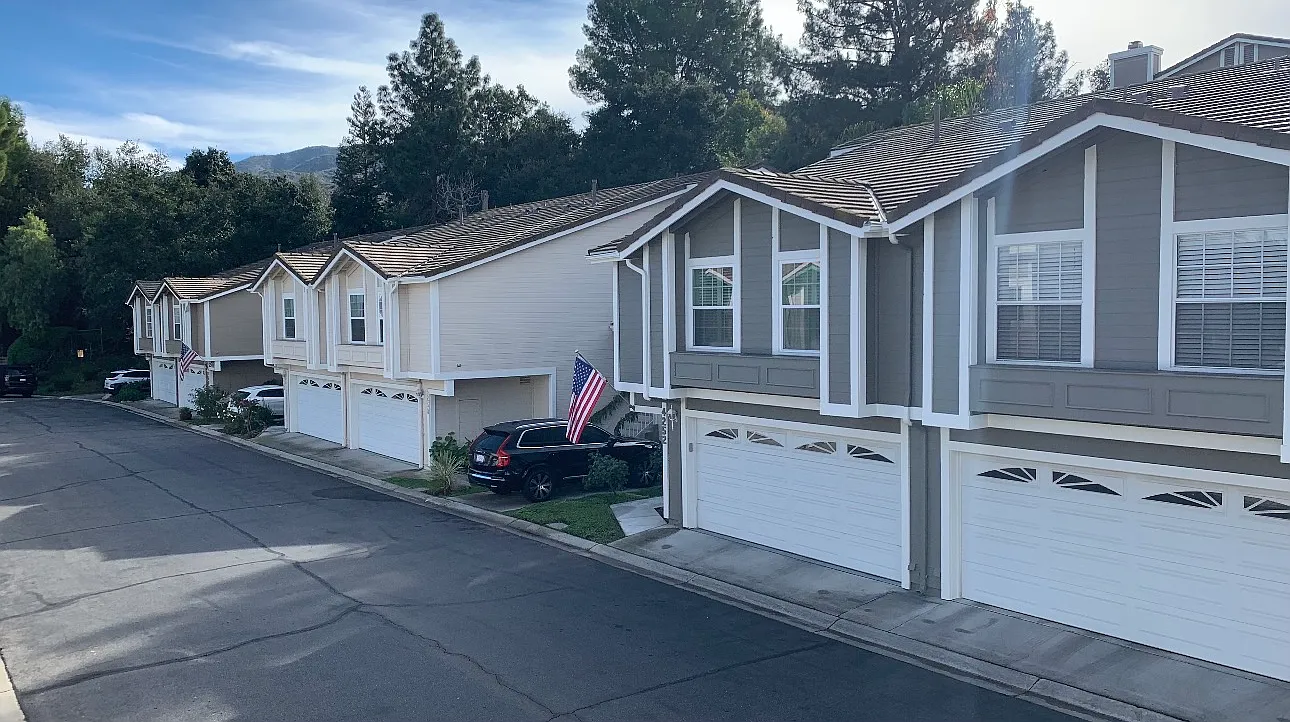 2 bed, 2.5 bath, 1475 sqft, $1,500 — Photo 3