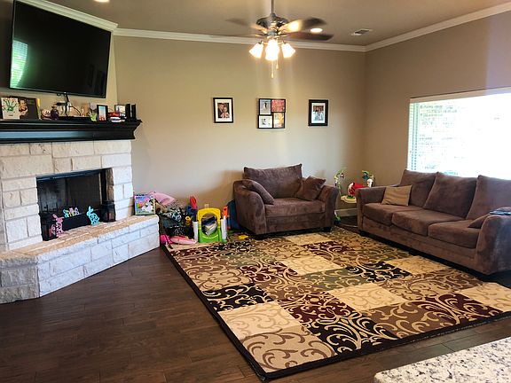4th image of 326 Whiterock Dr