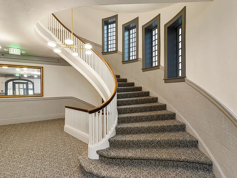 The New Carroll Apartments — Photo 5
