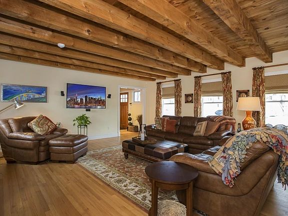 3rd image of 6 Lynn Street Ct
