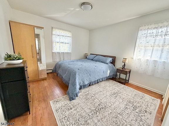 5th image of 2 Sunnyside Pl