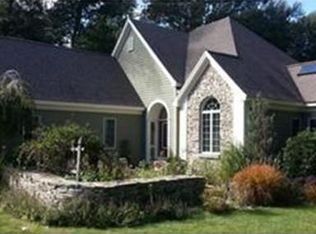 2 Stoneybrook Rd, Charlton, MA 01507