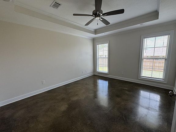 3rd image of 224 Hemingway Cir