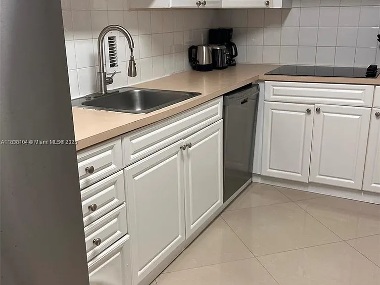 3801 S Ocean Dr #Penthouse 16Y — Photo 7