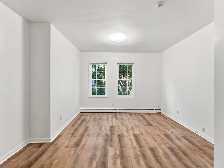 85 Parade St #1R — Photo 3