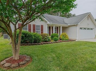 616 Walnut Crossing Dr, Whitsett, NC 27377