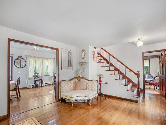 4th image of 292 Ledgemere Point