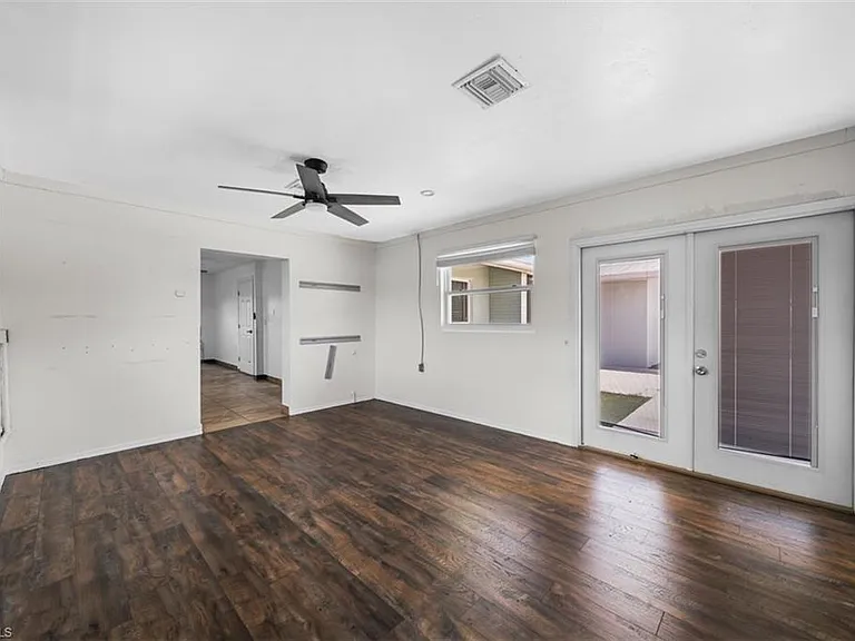 5460 Bayshore Rd — Photo 11