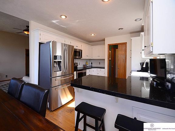 5th image of 2709 Lakeview Cir