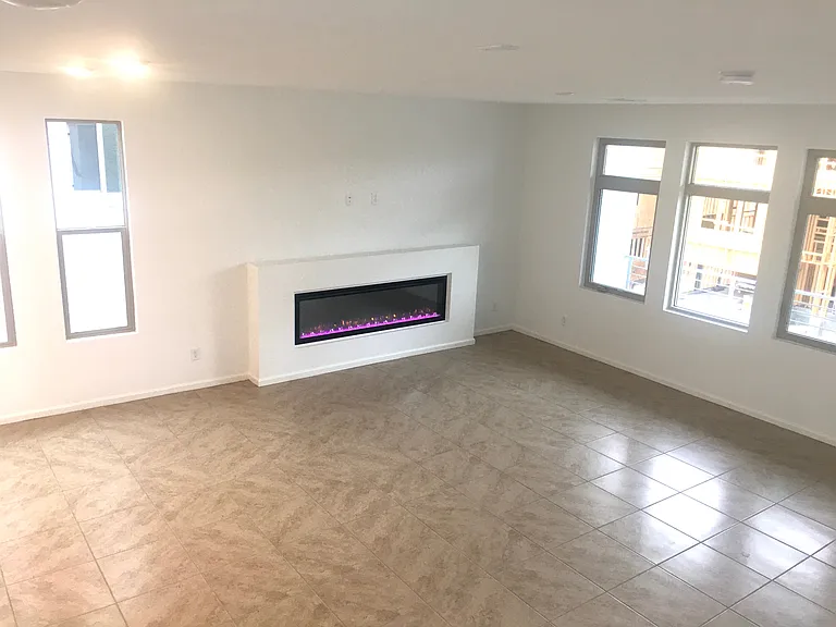 7934 Mountain Lilac St — Photo 3