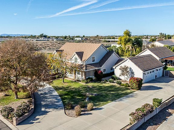 3rd image of 2552 E RIDGEWOOD Lane