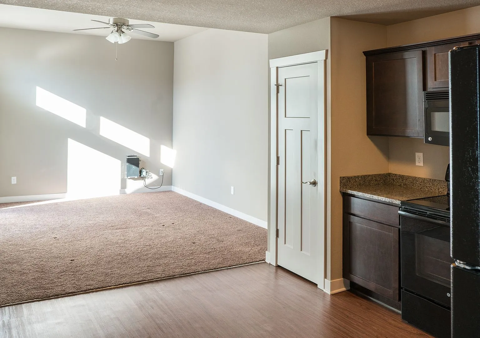 Ironwood Glen Townhomes — Photo 3