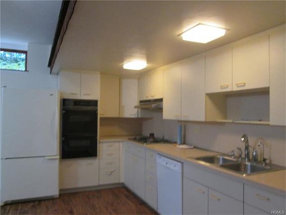 5th image of 19 Franklin Ave