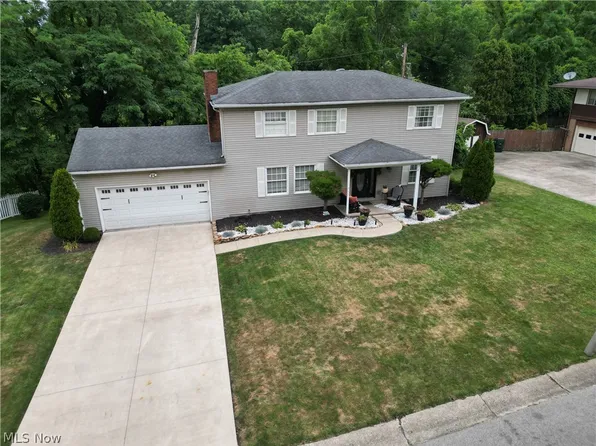 1780 Buena Vista Dr, Coshocton, OH 43812