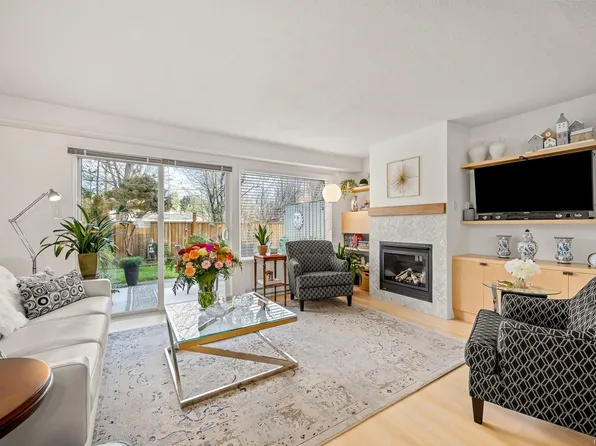 1537 Noel Ave #305, Comox, BC V9M 3H8