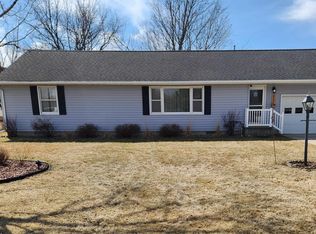 2544 River Rd, Decorah, IA 52101