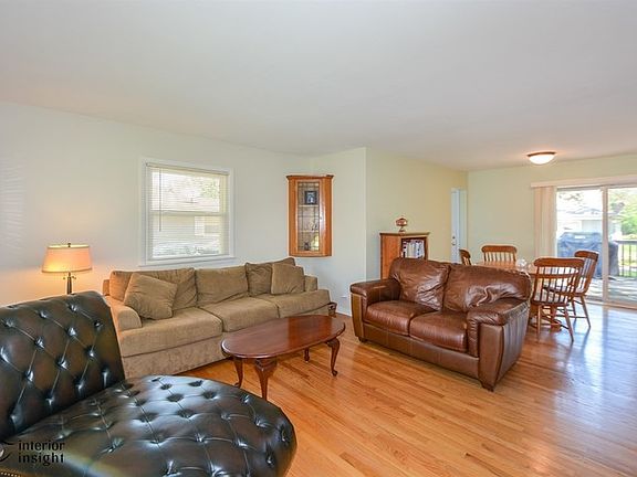 3rd image of 5915 Woodward Ave