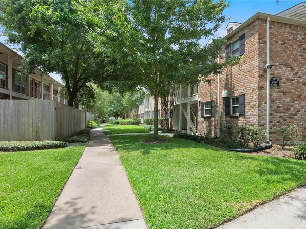 857 Wax Myrtle Ln #4, Houston, TX 77079