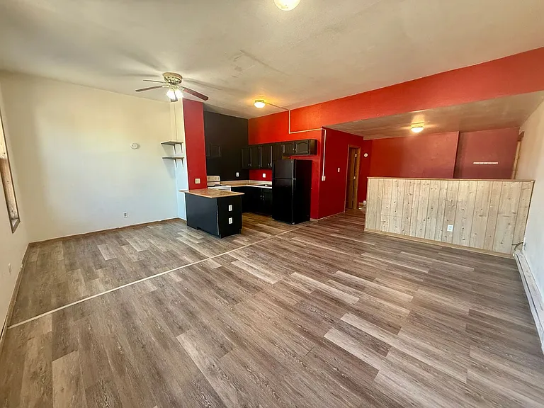1319 E Main St — Photo 4