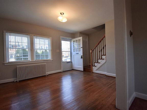 5th image of 2519 Wilson Blvd