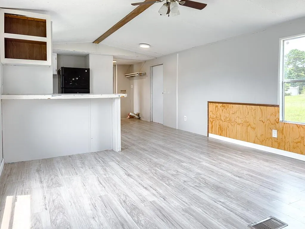2 bed, 672 sqft, $950 — Photo 2
