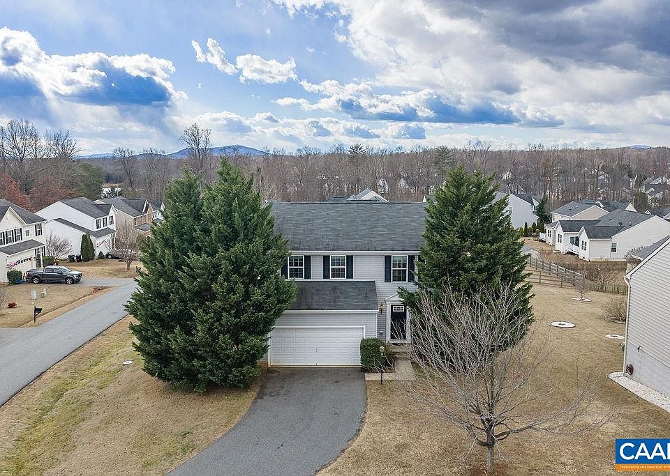 1st image of 258 Larchmont Cir