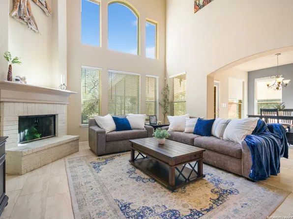 577 River Chase, New Braunfels, TX 78132