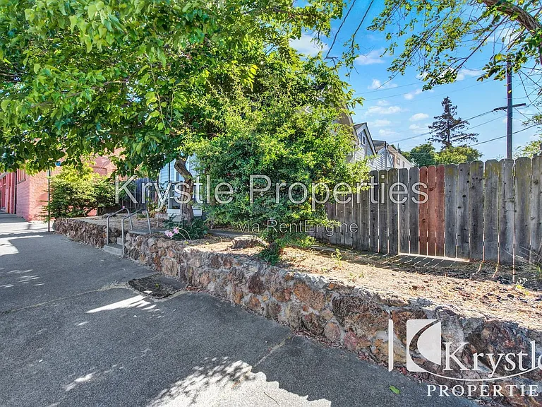 314 Marin St — Photo 3