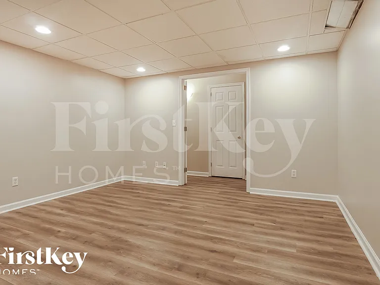 5612 Elliott Cir — Photo 14