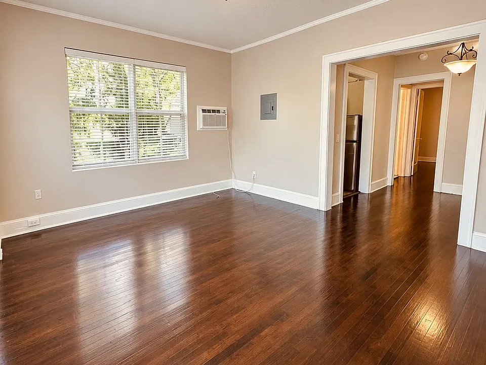 344 Mendoza Ave #1A