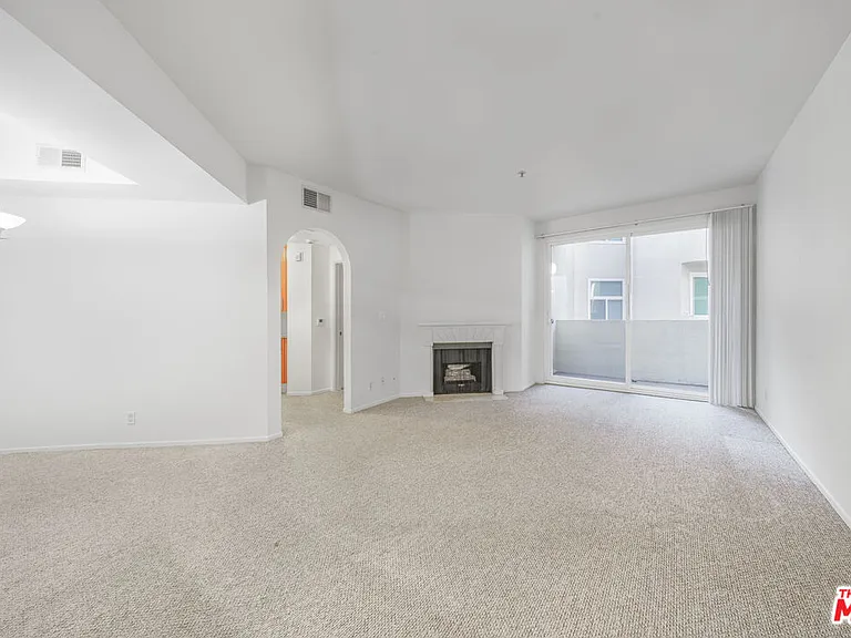 620 S Gramercy Pl #327 — Photo 10