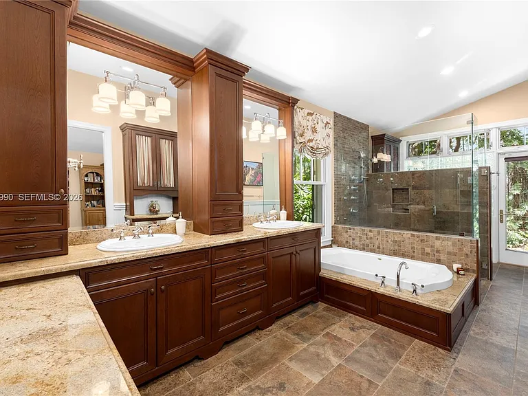 7400 SW 47th Ct — Photo 12
