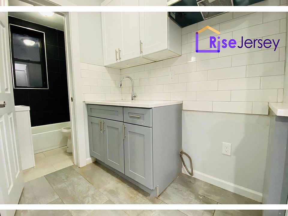 1st image of 125 Osborne Ter #16A