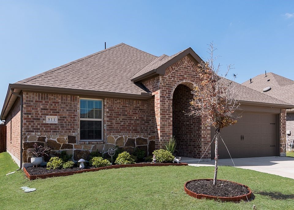 1st image of 811 Dove Haven Way