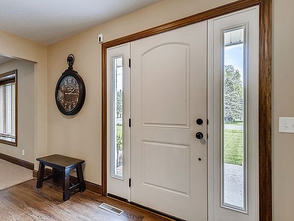 5th image of 10229 67th Ln N