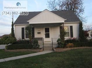 25296 Cubberness St, Saint Clair Shores, MI