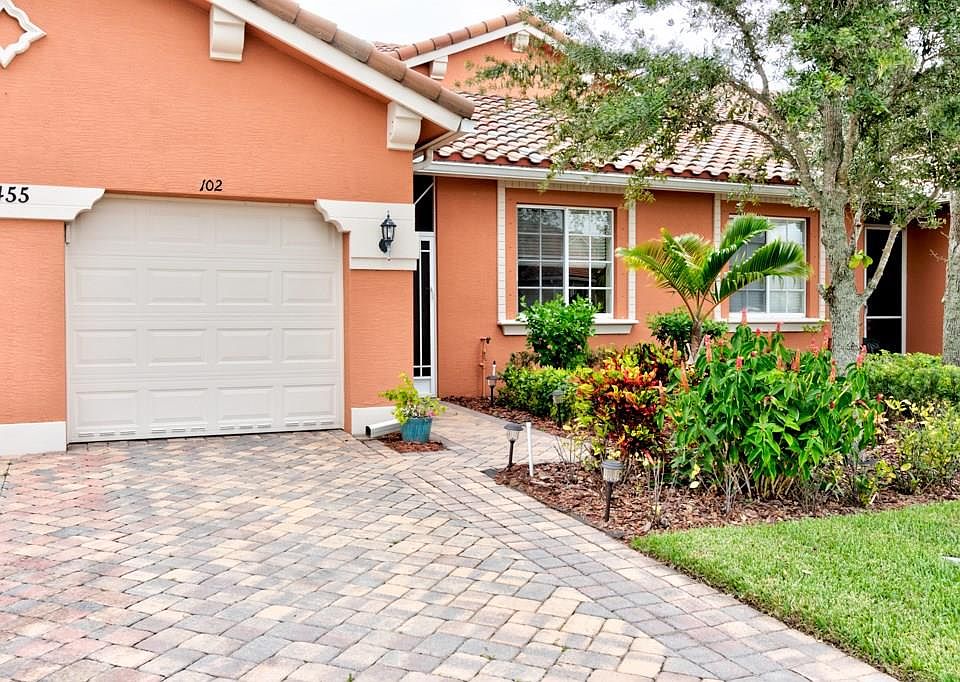 1st image of 6455 Oxford Cir
