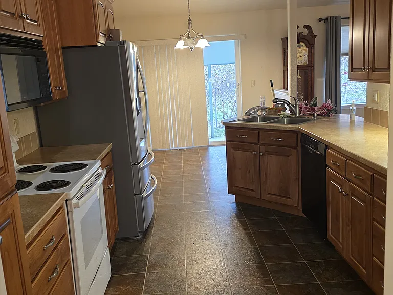 208 Sunset Ln — Photo 15