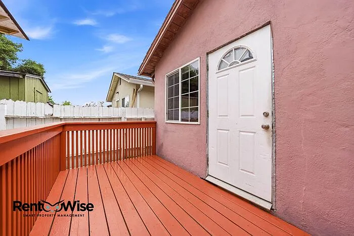 657 Hurlingame Ave — Photo 31