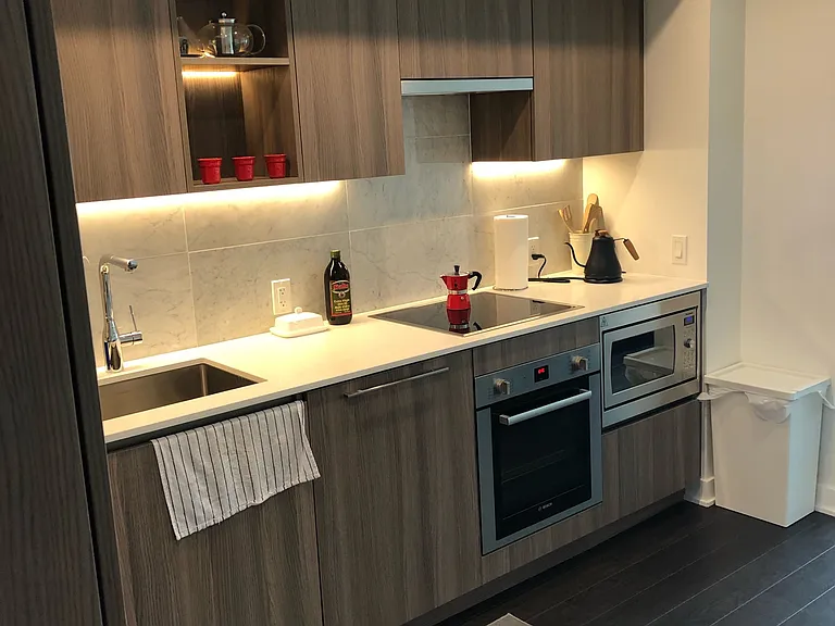 17 Bathurst St #1512 — Photo 8