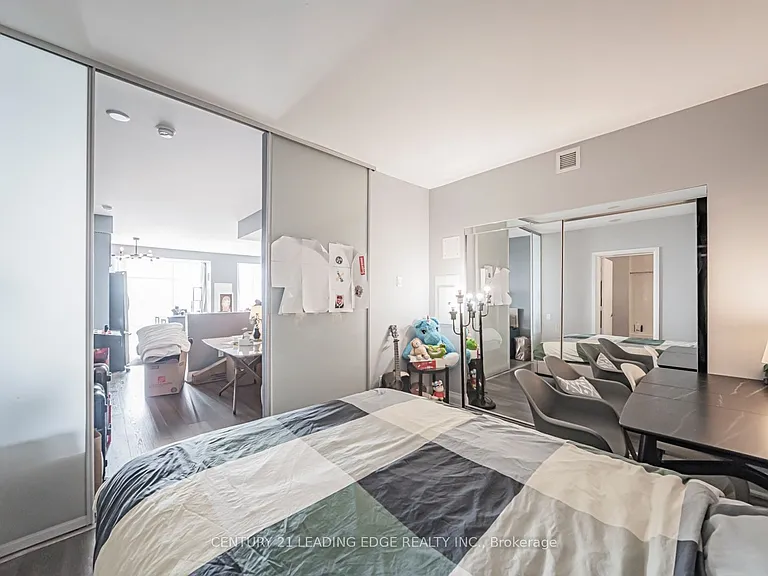 2191 Yonge St #5104 — Photo 32
