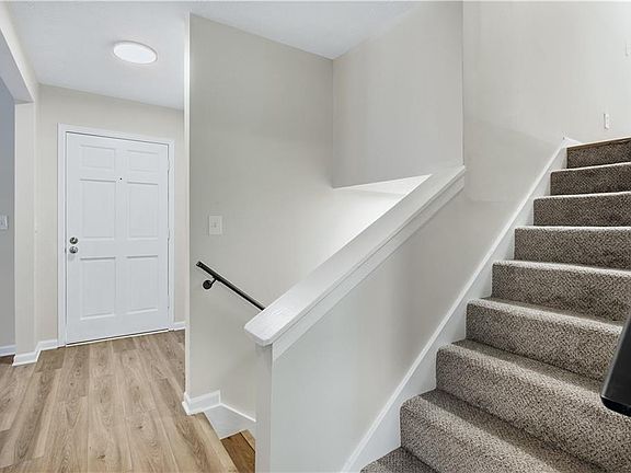 4th image of 3910 Dalhouise Ln