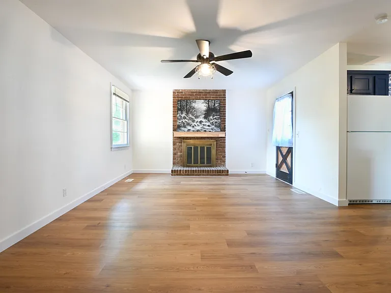 2805 Galesburg Dr — Photo 2