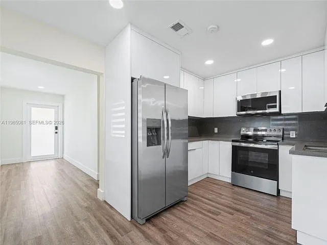 3031 SW 64th Ave — Photo 17